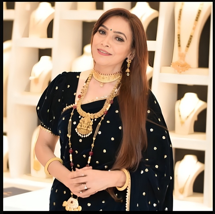 Traditional Saree & Jewelry Styling